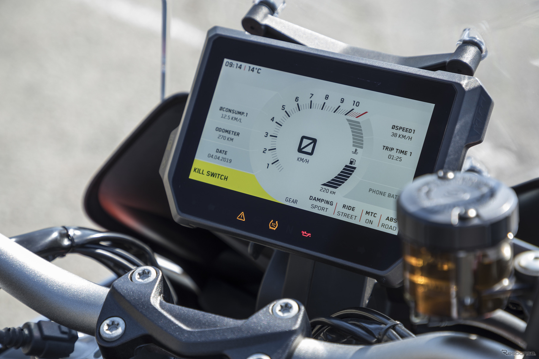 High-brightness, wide-temperature LCD screen in an off-road vehicle driving through a hot desert.