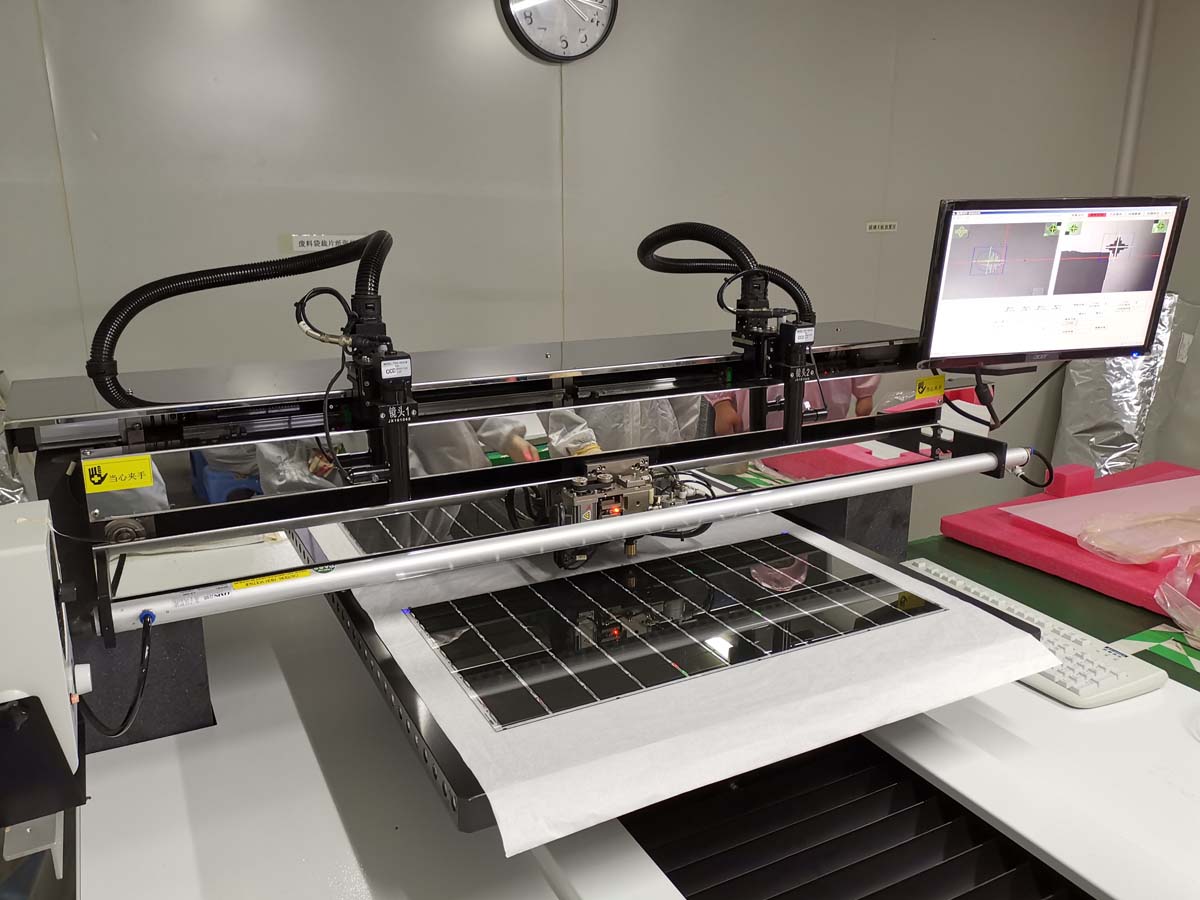 TFT LCD display production process step 1 – Glass Cutting – Precision Starts Here Featured Image