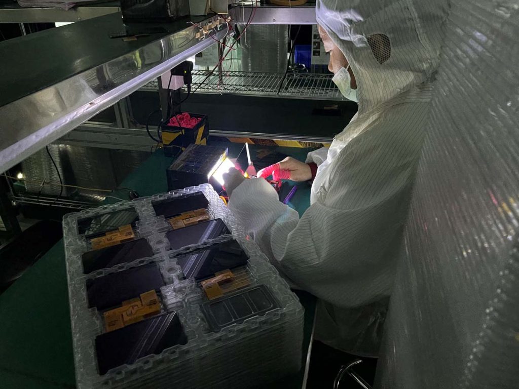 TFT LCD display production process step 6 - Final Inspection - Quality You Can Trust
